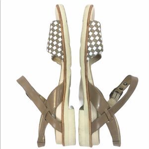 Dansi Open toe‎ Sandals Beige Kids size 2.5-3